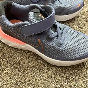 Little girl nikes size 13.5